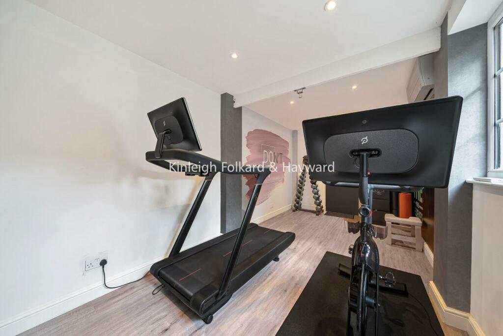 Additional image 7 of Pickwick Way, Chislehurst