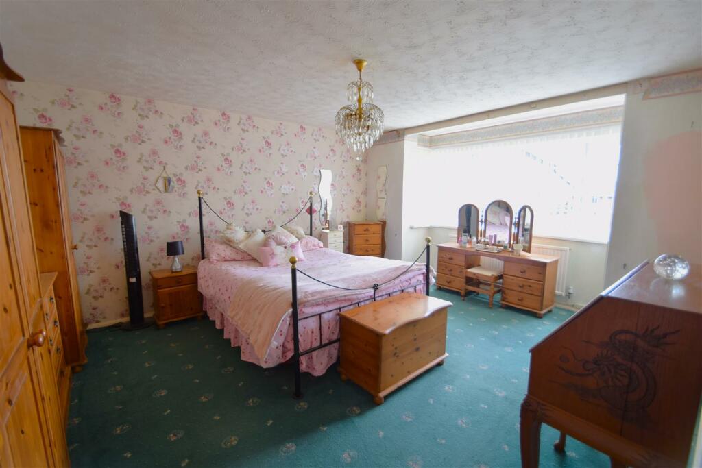 Additional image 8 of Bungalow In Quiet Cul De Sac With Great Views & No Chain