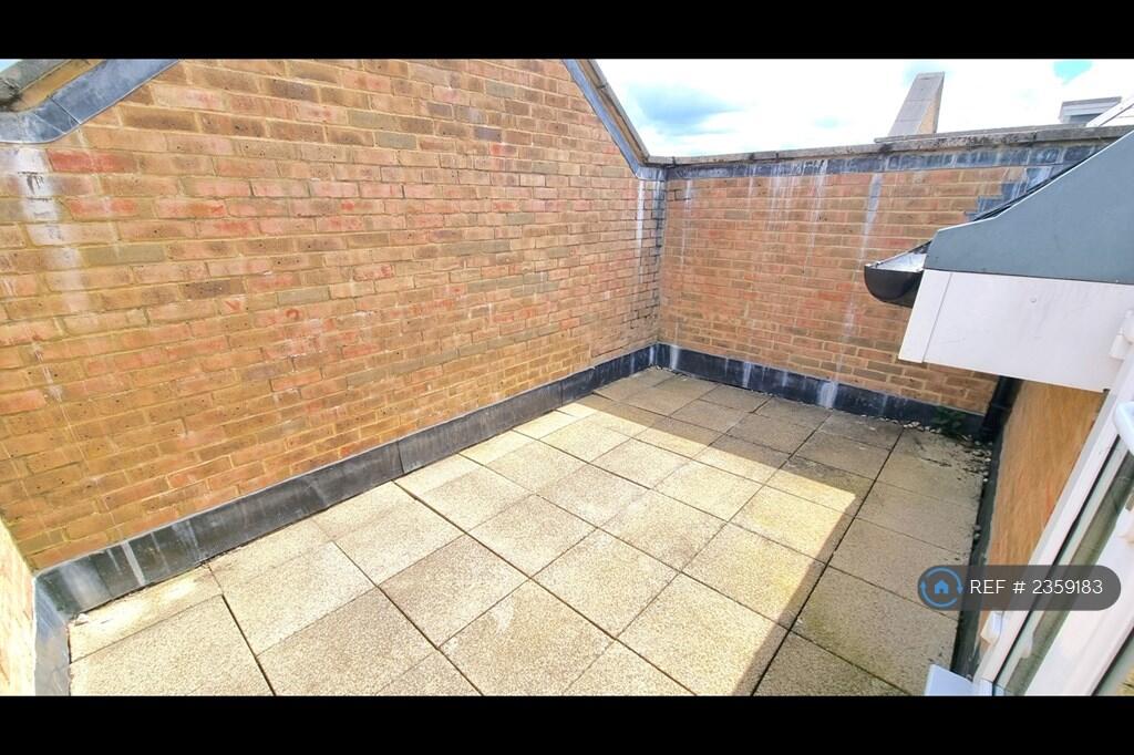 Additional image 11 of Wells View Drive, Bromley, BR2