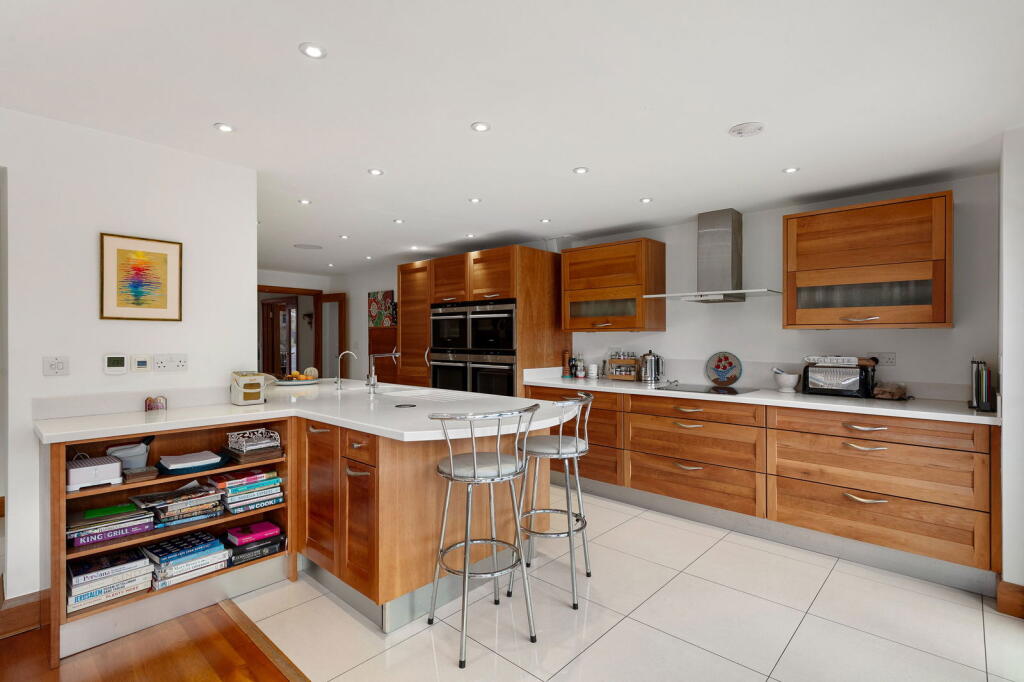 Additional image 13 of Barnfield Wood Close, Beckenham, BR3