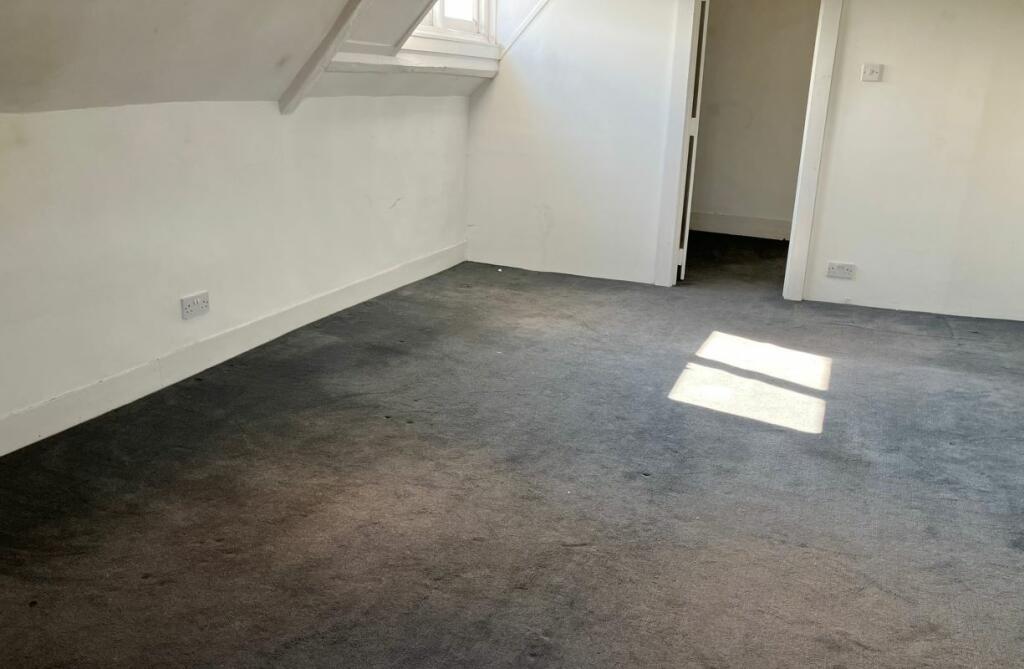 Additional image 10 of Preston House, 76b High Street, Steyning, BN44 3RD