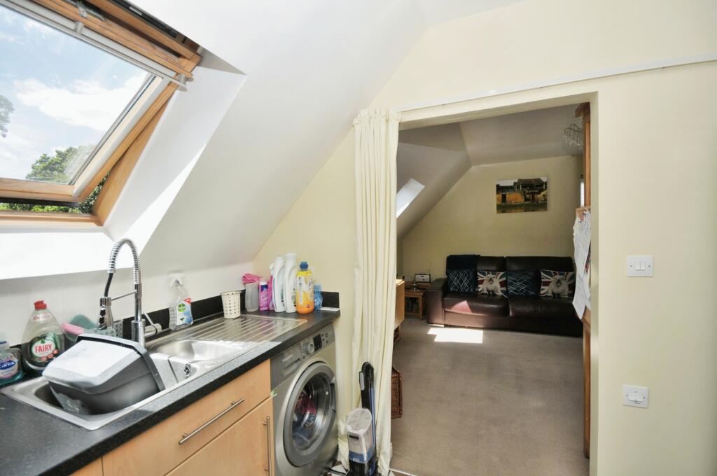 Additional image 8 of 1 Brosse Way, Bromley, BR2