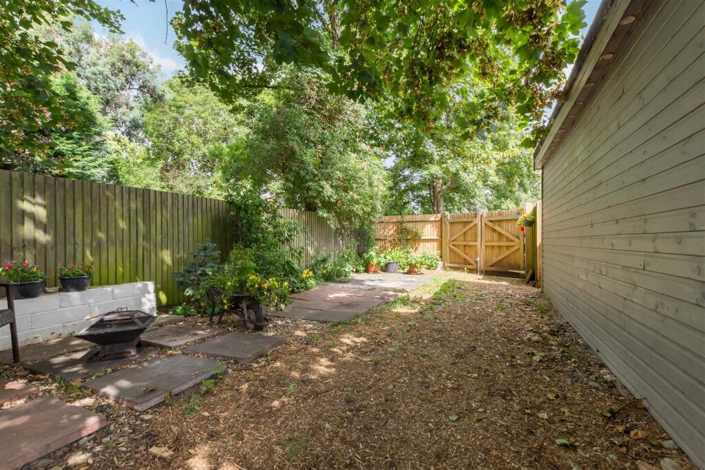 Additional image 23 of Sunray Avenue, Bromley