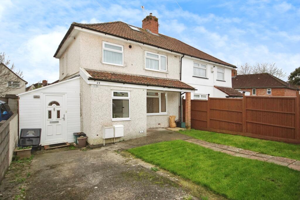 Hottom Gardens, Bristol, Somerset, BS7