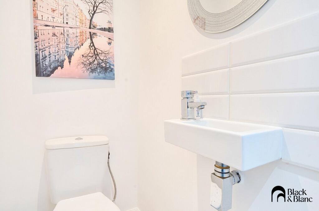 Additional image 10 of Farmfield Road, Bromley, BR1