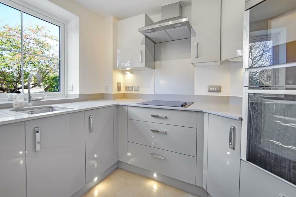 Additional image 9 of Manor Park Road, Chislehurst