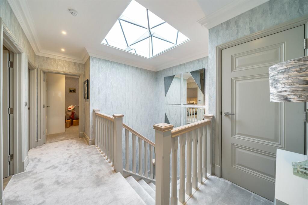 Additional image 19 of Willoughby Lane, Bromley