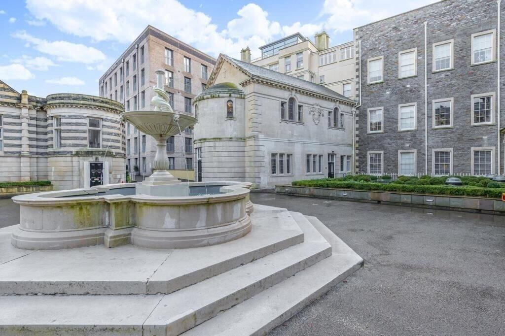 The General, Guinea Street, Redcliffe