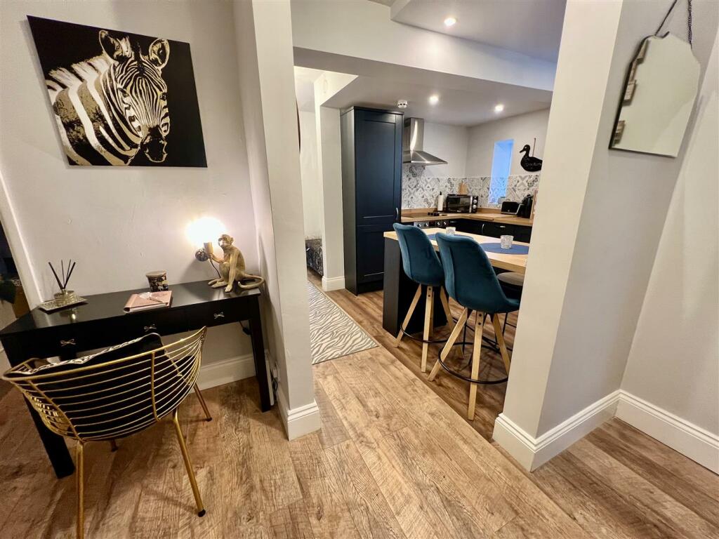 Additional image 18 of Charming self contained lower ground floor apartment