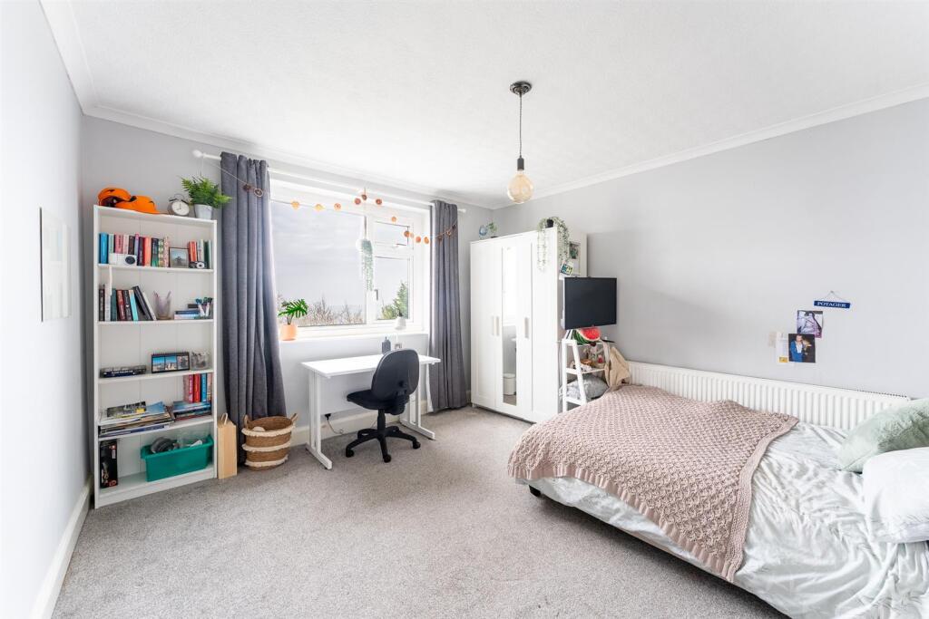 Additional image 15 of Woodspring Crescent, Worlebury - DECEPTIVE