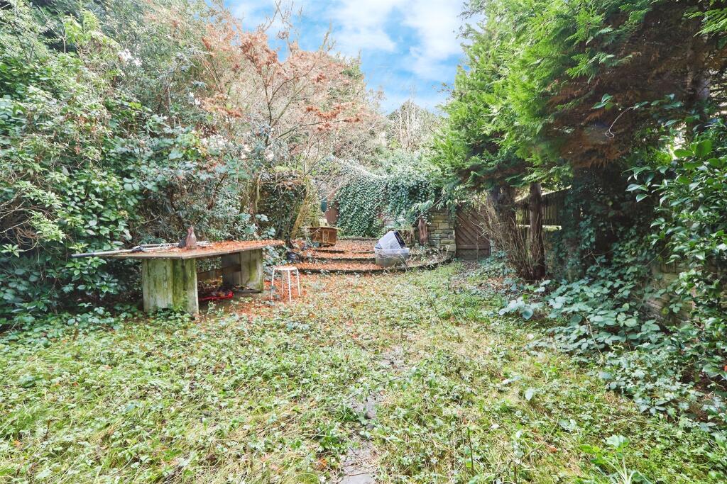 Additional image 18 of View Croft Road, Shipley