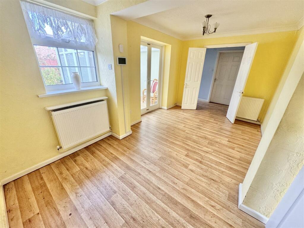 Additional image 4 of Family Home in Cul-De-Sac Location