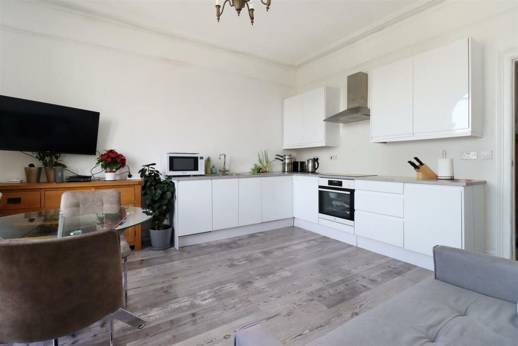 Additional image 4 of Victorian apartment in central Clevedon location