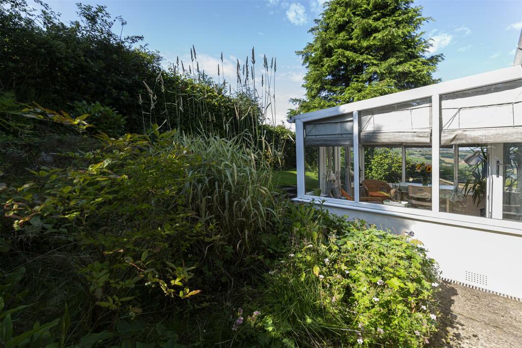 Additional image 30 of Back Lane, Queensbury