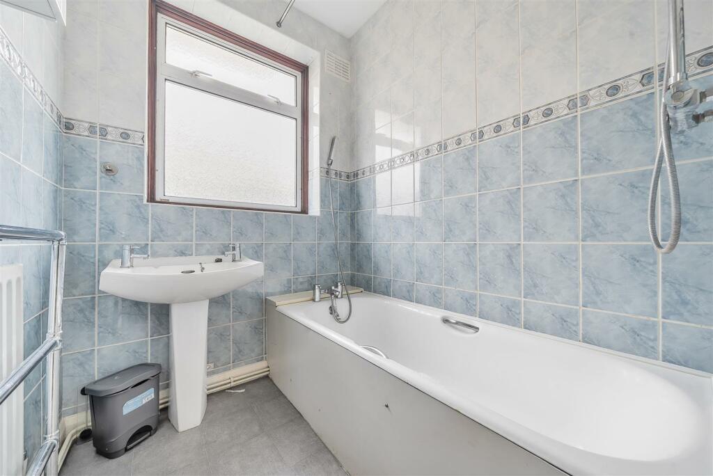 Additional image 13 of Monks Way, Crofton