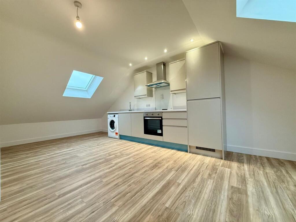 18676407 Winterstoke Road, Bristol