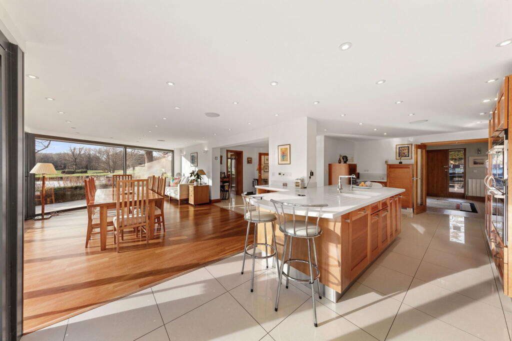 Additional image 17 of Barnfield Wood Close, Beckenham, BR3