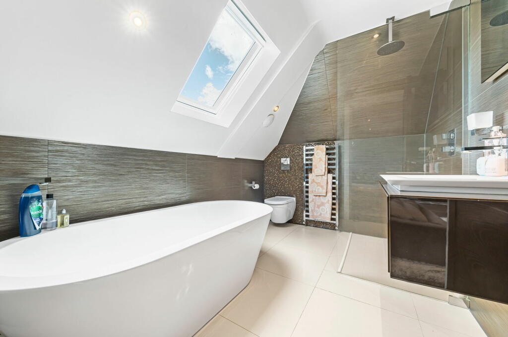 Additional image 26 of Leesons Hill, Chislehurst