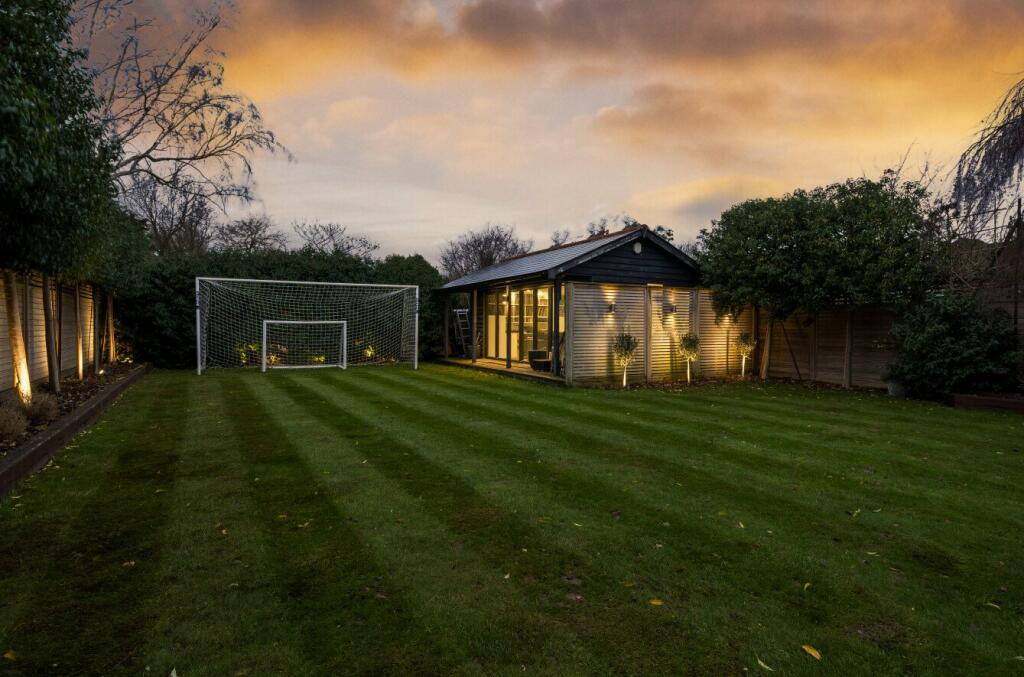 Additional image 38 of Sutherland Avenue, Petts Wood, BR5