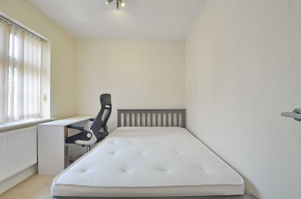 Additional image 12 of East Fields Road, Cheswick Village