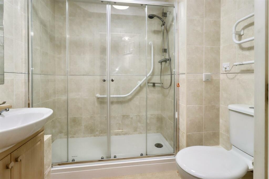 Additional image 8 of Within a short stroll to Clevedon Town Centre