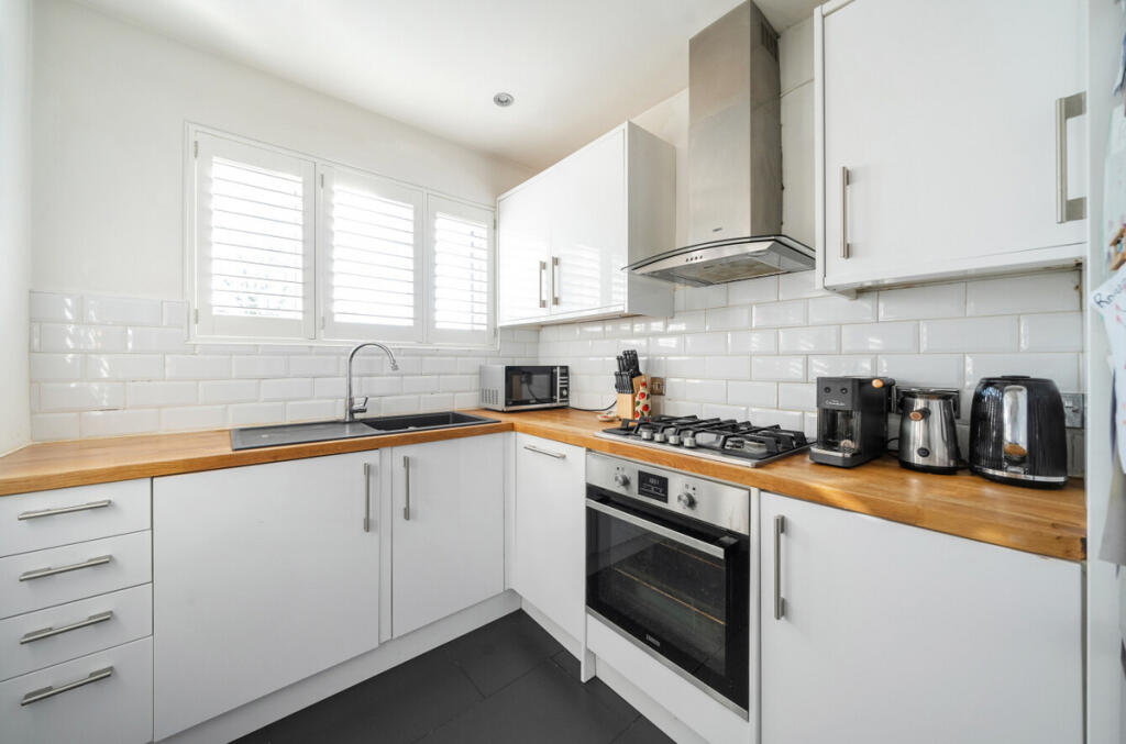 Additional image 2 of Hillview Road, Chislehurst, BR7 6DT