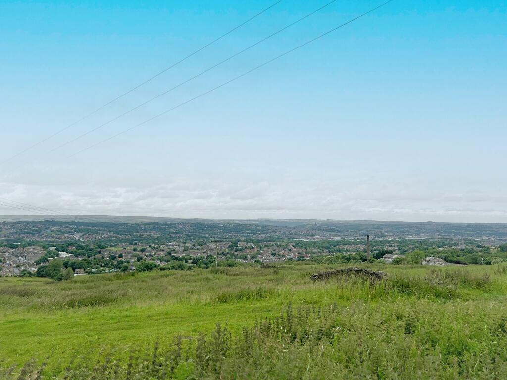 Additional image 13 of Highgate Grove, Clayton Heights, Bradford, BD13