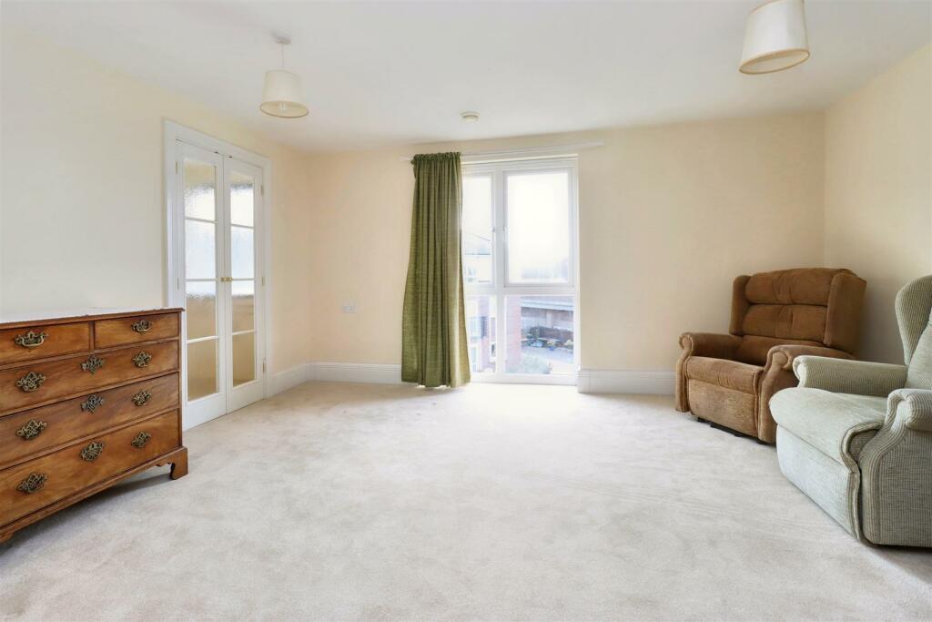 Additional image 9 of Within an easy walk to Clevedon Town Centre