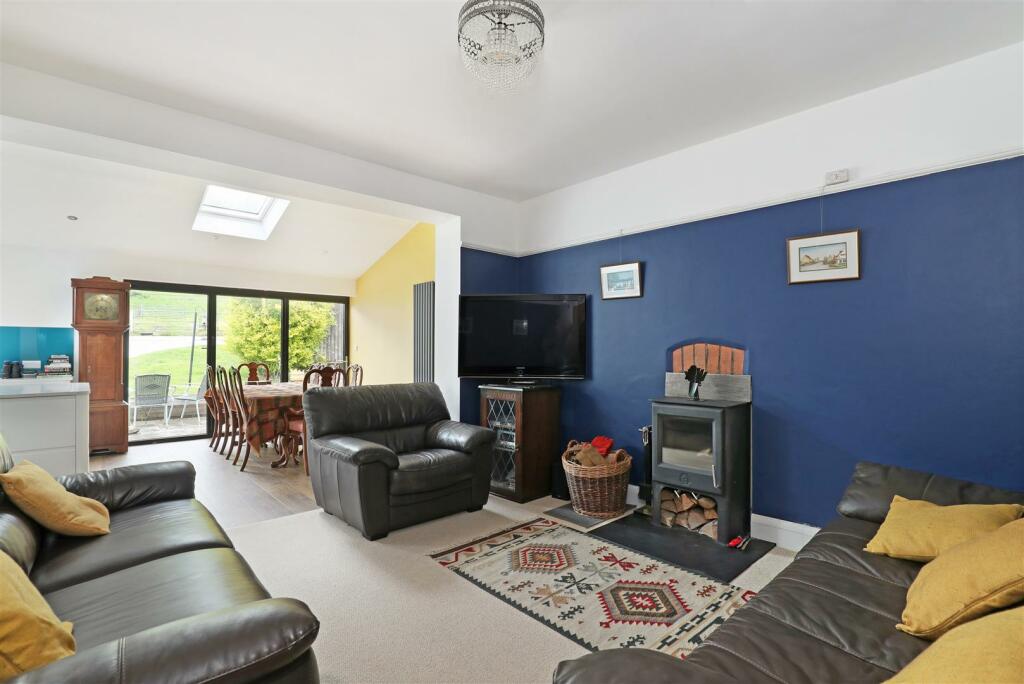 Additional image 5 of Two acres and stables in popular village location