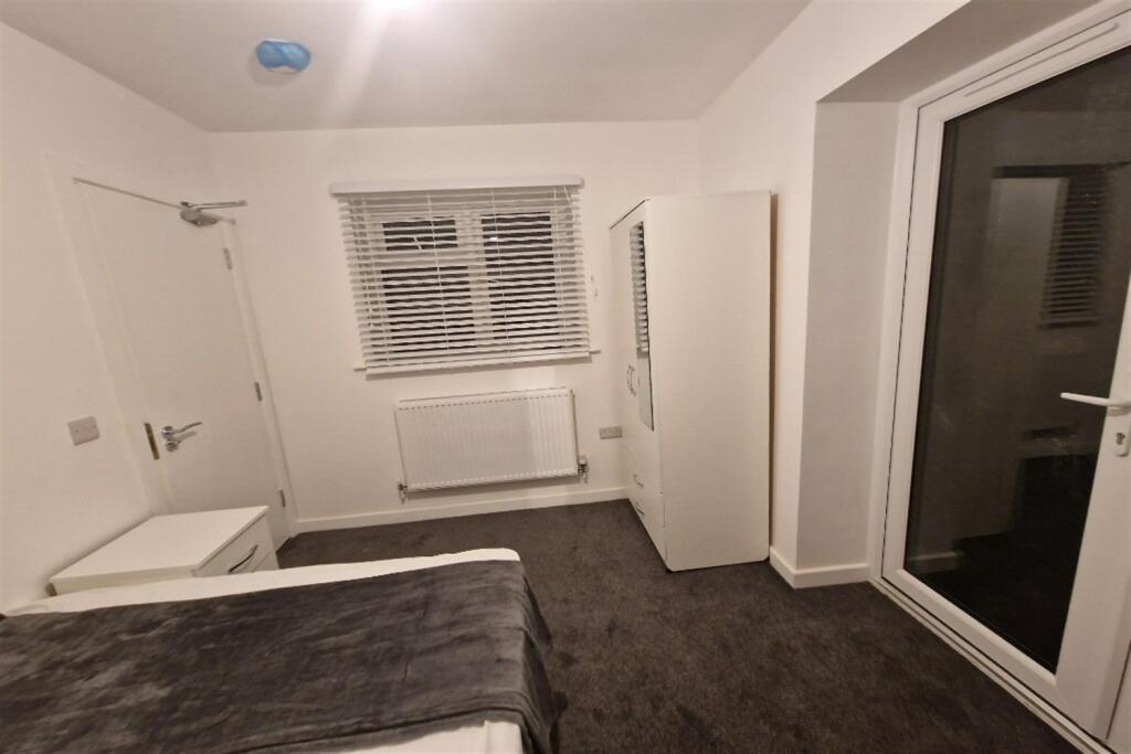 Additional image 10 of 5 bedroom Semi Detached House in Ringwood Crescent, Southmead