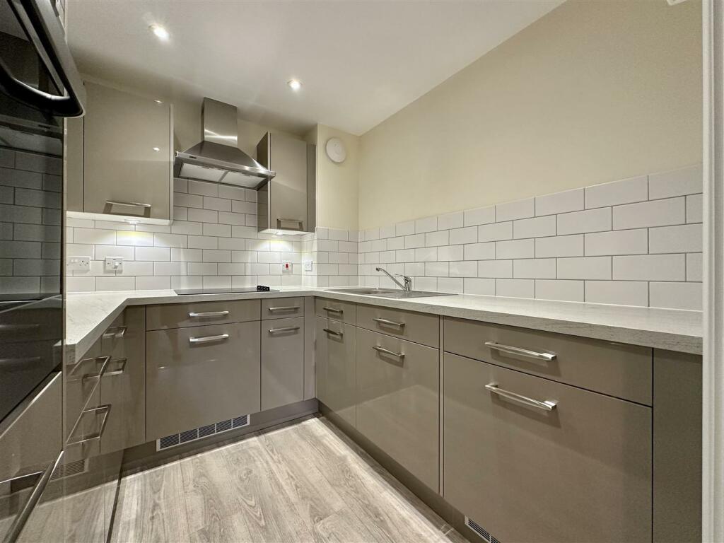 Additional image 11 of Alexandra Lodge, Stokefield Road, Thornbury
