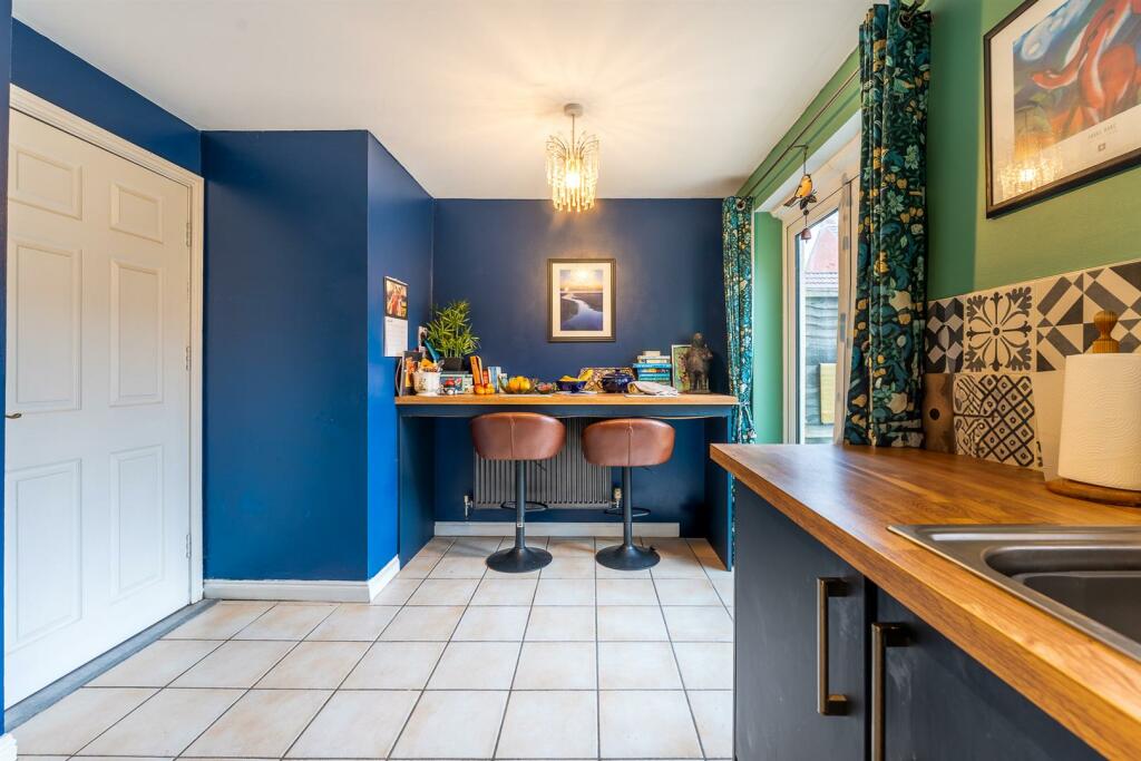 Additional image 4 of Merton Drive, Weston-Super-Mare - SPACIOUS TOWNHOUSE