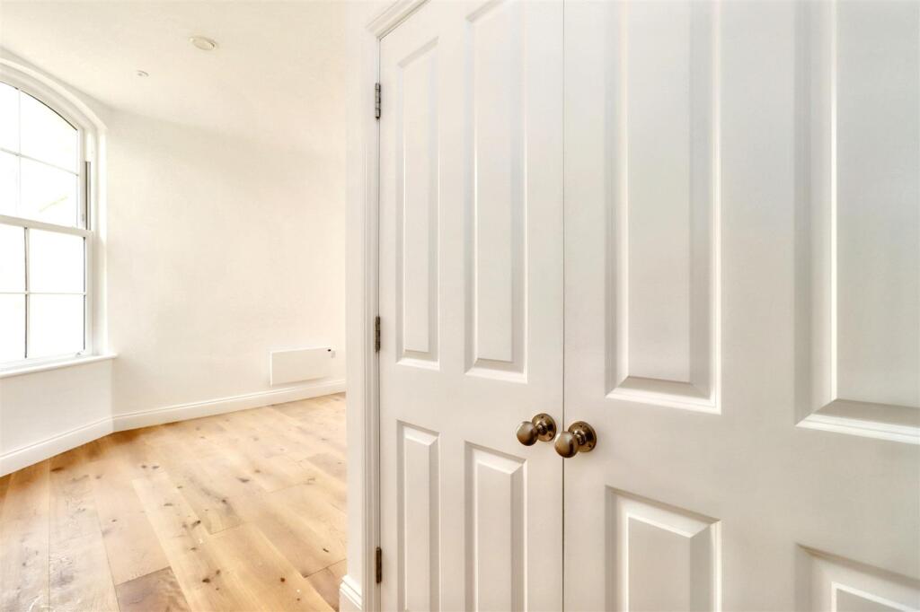 Additional image 10 of Modern luxury in a prestigious coastal location