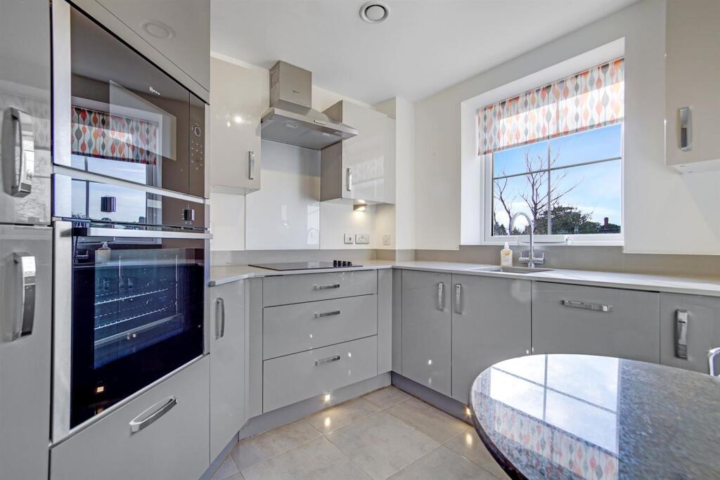 Additional image 4 of Manor Park Road, Chislehurst