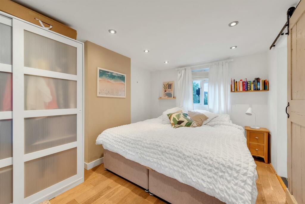 Additional image 7 of Park End, Bromley, BR1