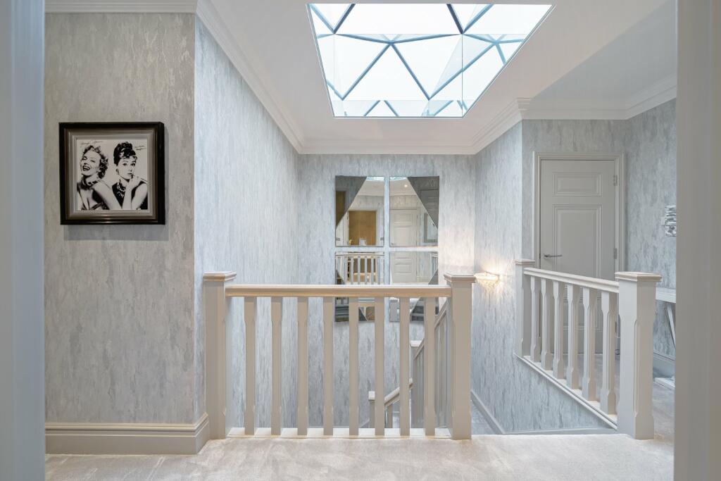 Additional image 11 of Willoughby Lane, Bromley, BR1