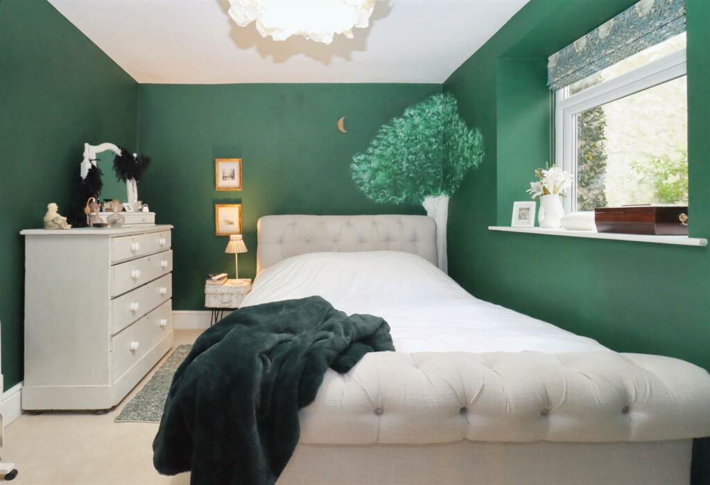 Additional image 10 of Elevated location with views across Clevedon