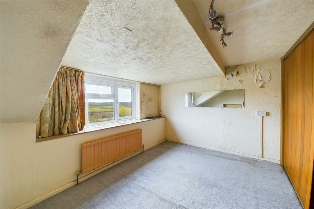 Additional image 15 of HOUSE | BASIC UPDATING | WRAXALL