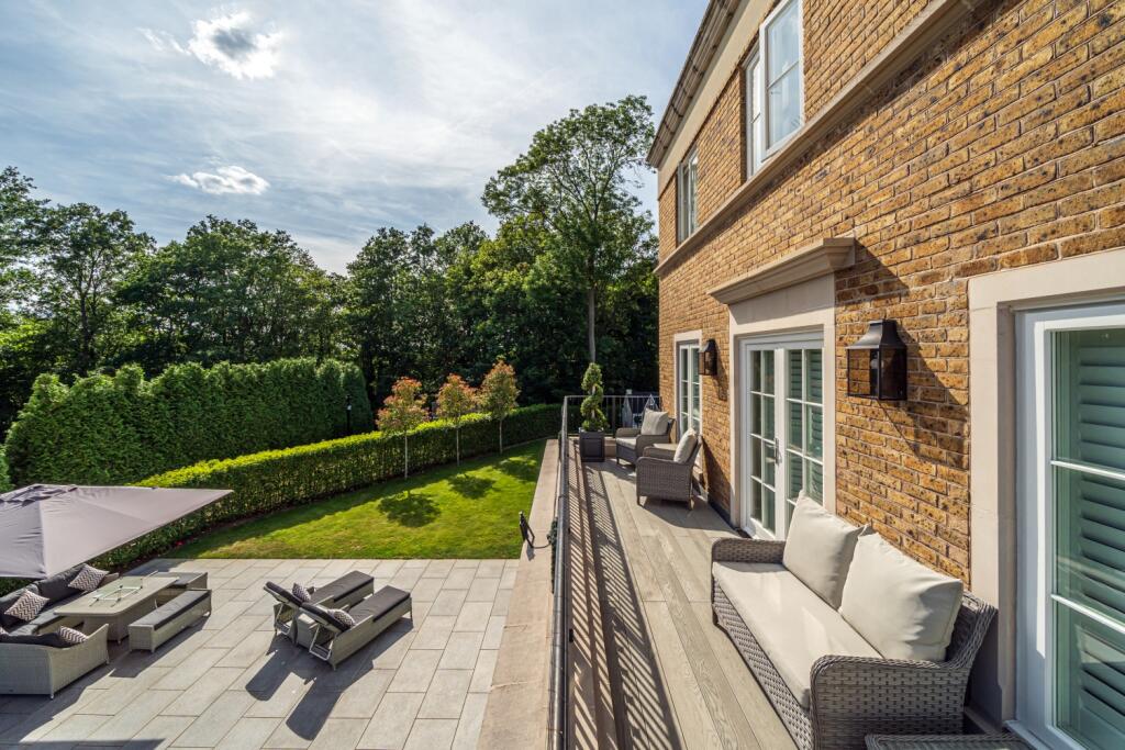 Additional image 13 of Willoughby Lane, Bromley, Kent