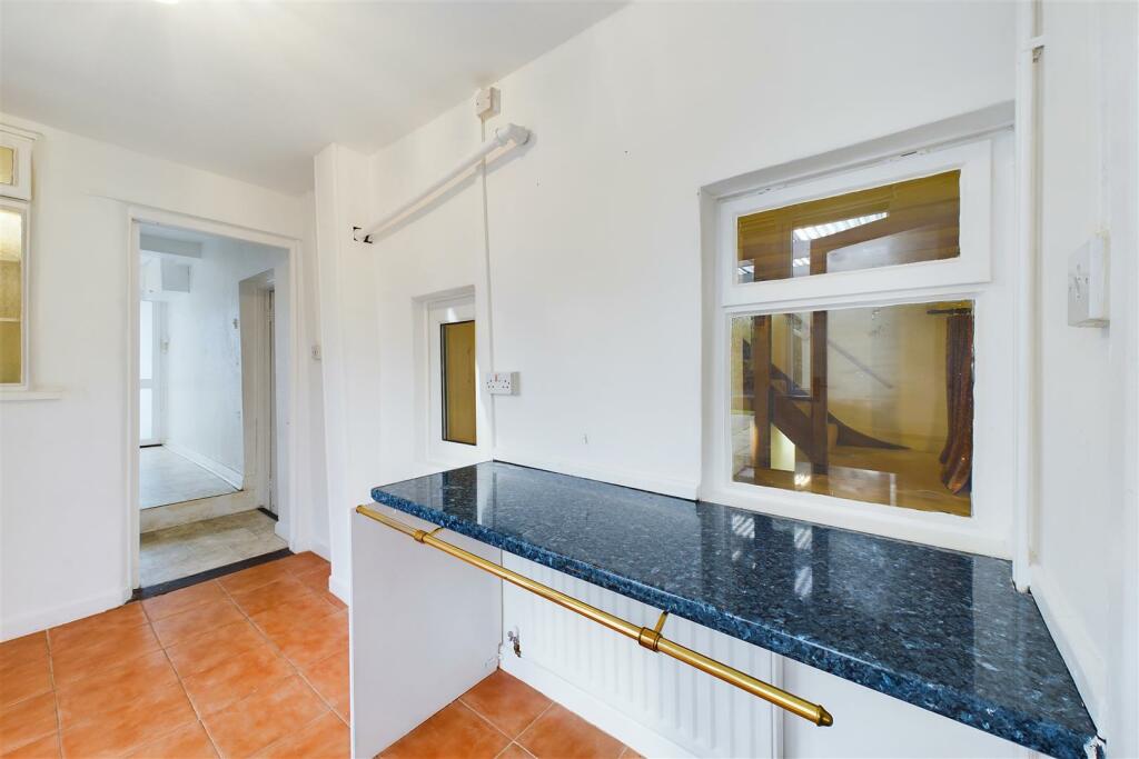 Additional image 17 of DETACHED | BASIC UPDATING | STOKE LODGE