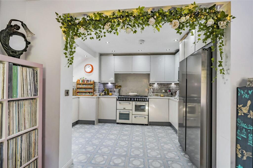 Additional image 21 of Lower Camden, Chislehurst