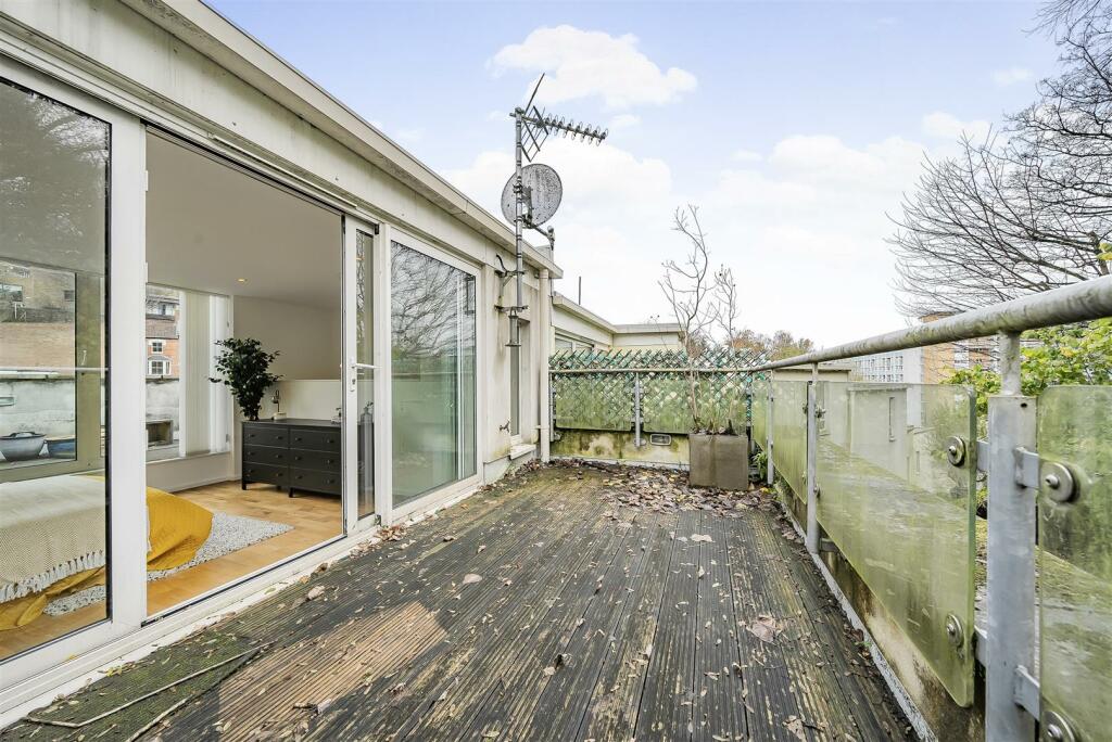 Additional image 19 of Gorse Lane, Clifton