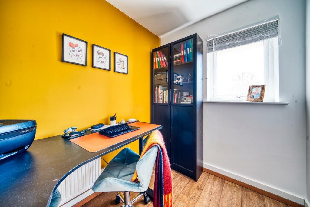 Additional image 8 of Beautifully presented family home in the popular Eaton Park development