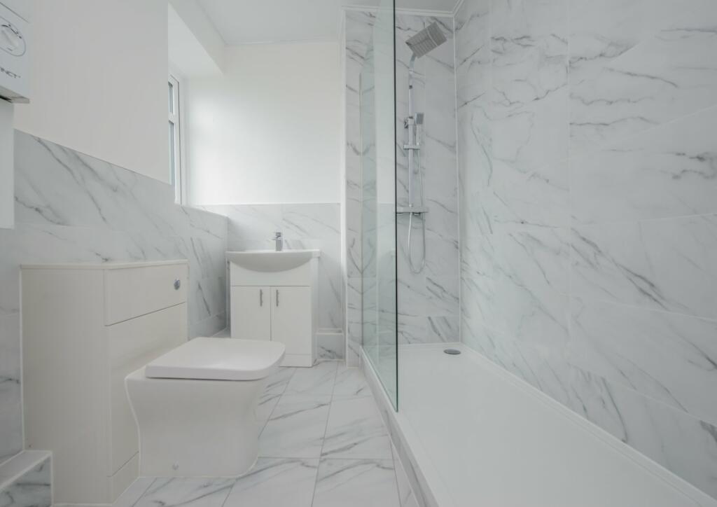 Additional image 8 of Old Lane, Birkenshaw, Bradford, West Yorkshire, BD11