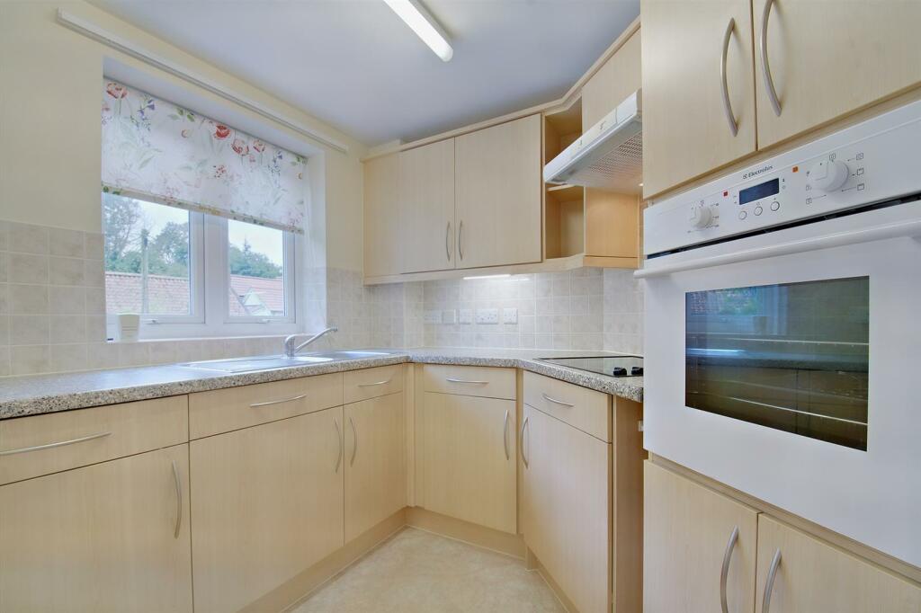 Additional image 5 of Coleridge Court, Clevedon, BS21 6FL
