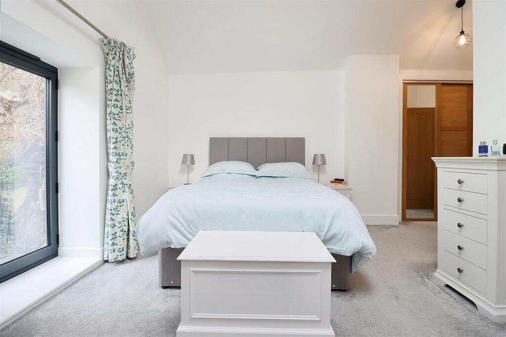 Additional image 13 of Beautifully converted barn in East Clevedon