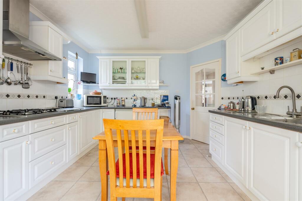 Additional image 13 of Wheathill Close, Keynsham, Bristol