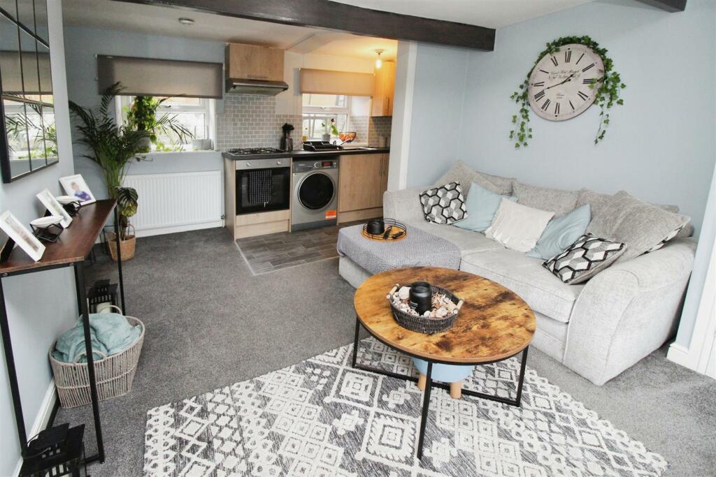 Additional image 3 of Park Lane, Queensbury, Bradford, BD13 1BX