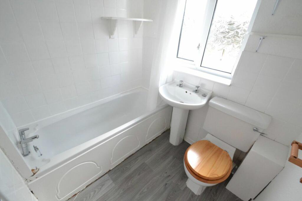 Additional image 9 of Westward Drive, Pill