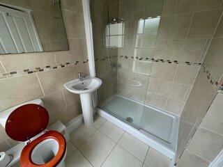 Additional image 4 of Ref 004 – Hampton Road Top floor flat